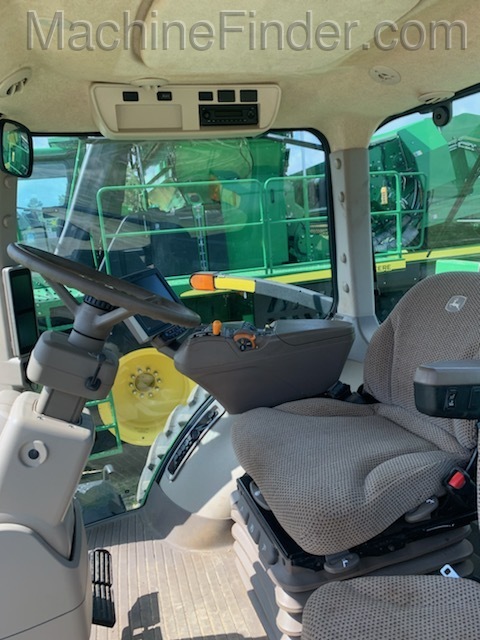 2019 John Deere 8295R Image 3