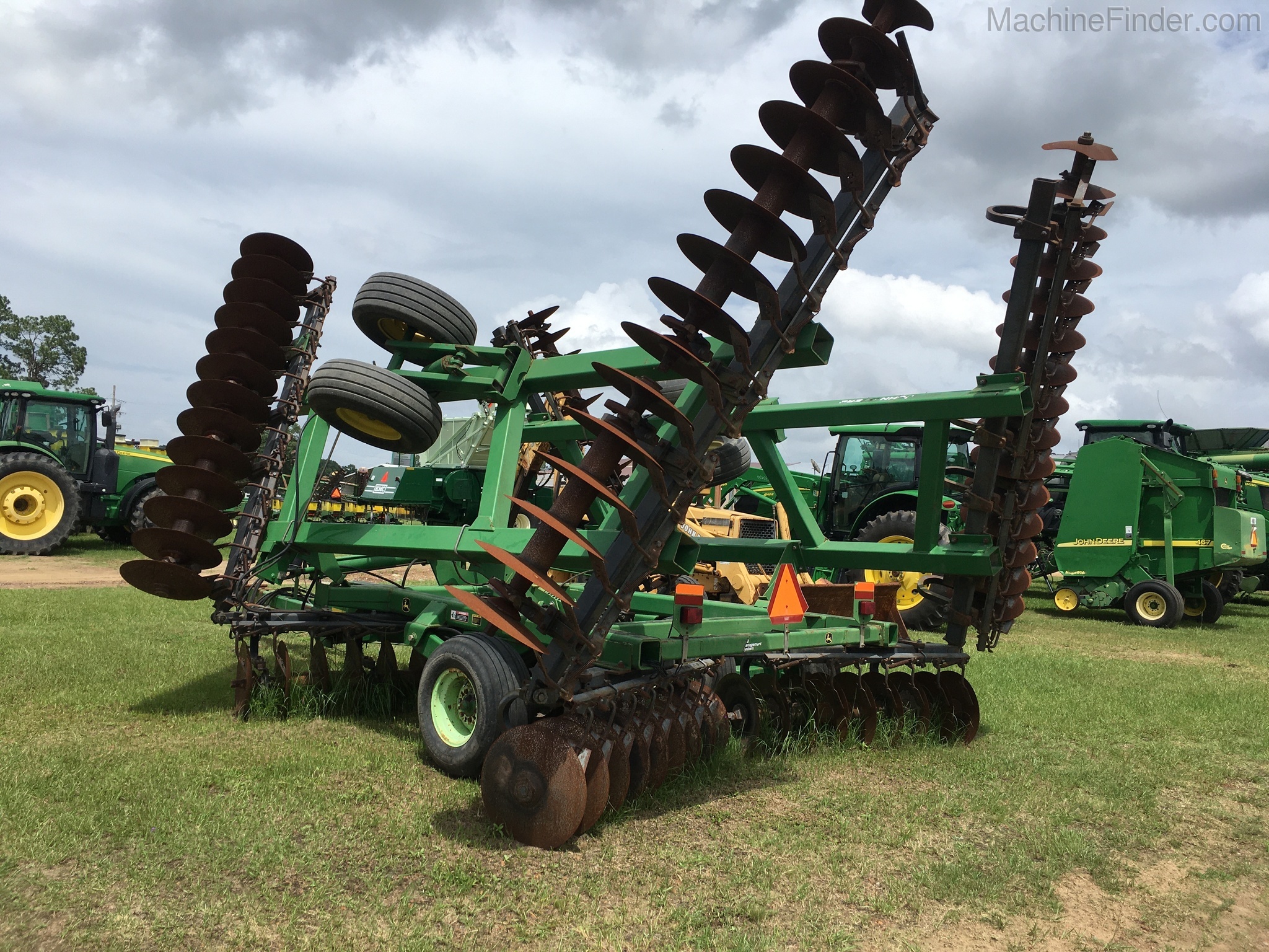 2004 John Deere 637 Image 2