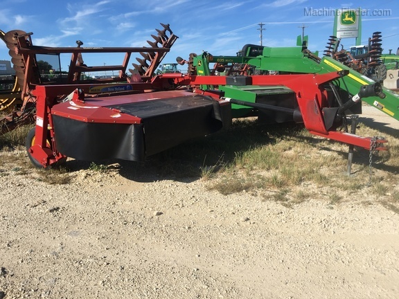 2015 New Holland H6830 Image 2