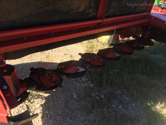 2015 New Holland H6830 Image 7