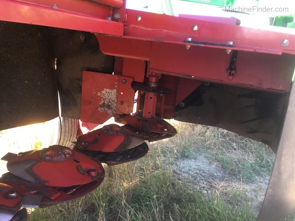 2015 New Holland H6830 Image 8