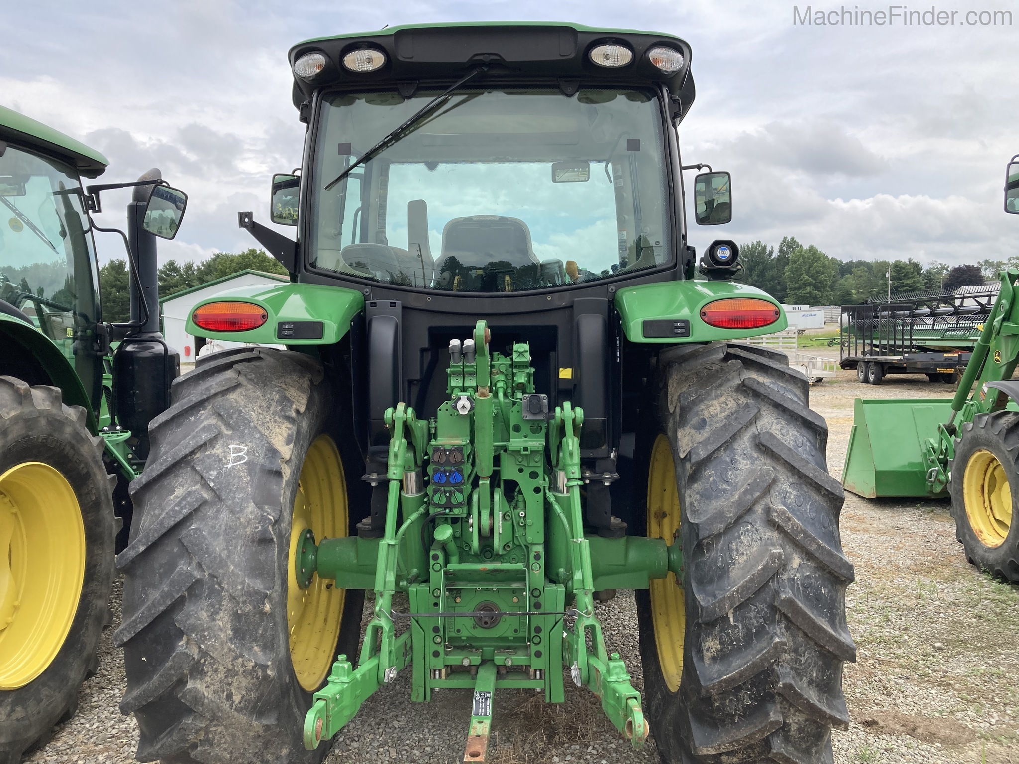 2015 John Deere 6120R Image 5