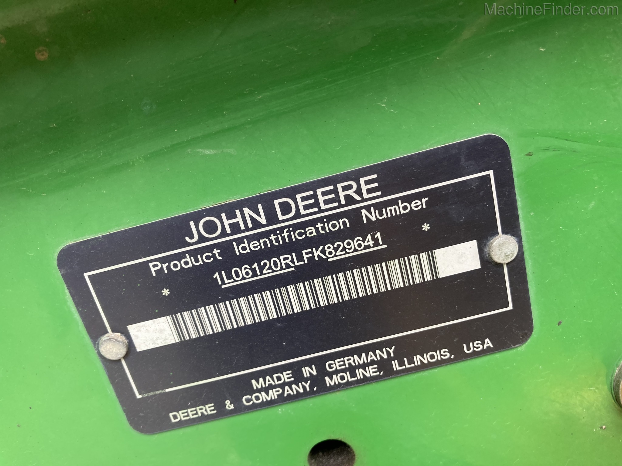 2015 John Deere 6120R Image 6