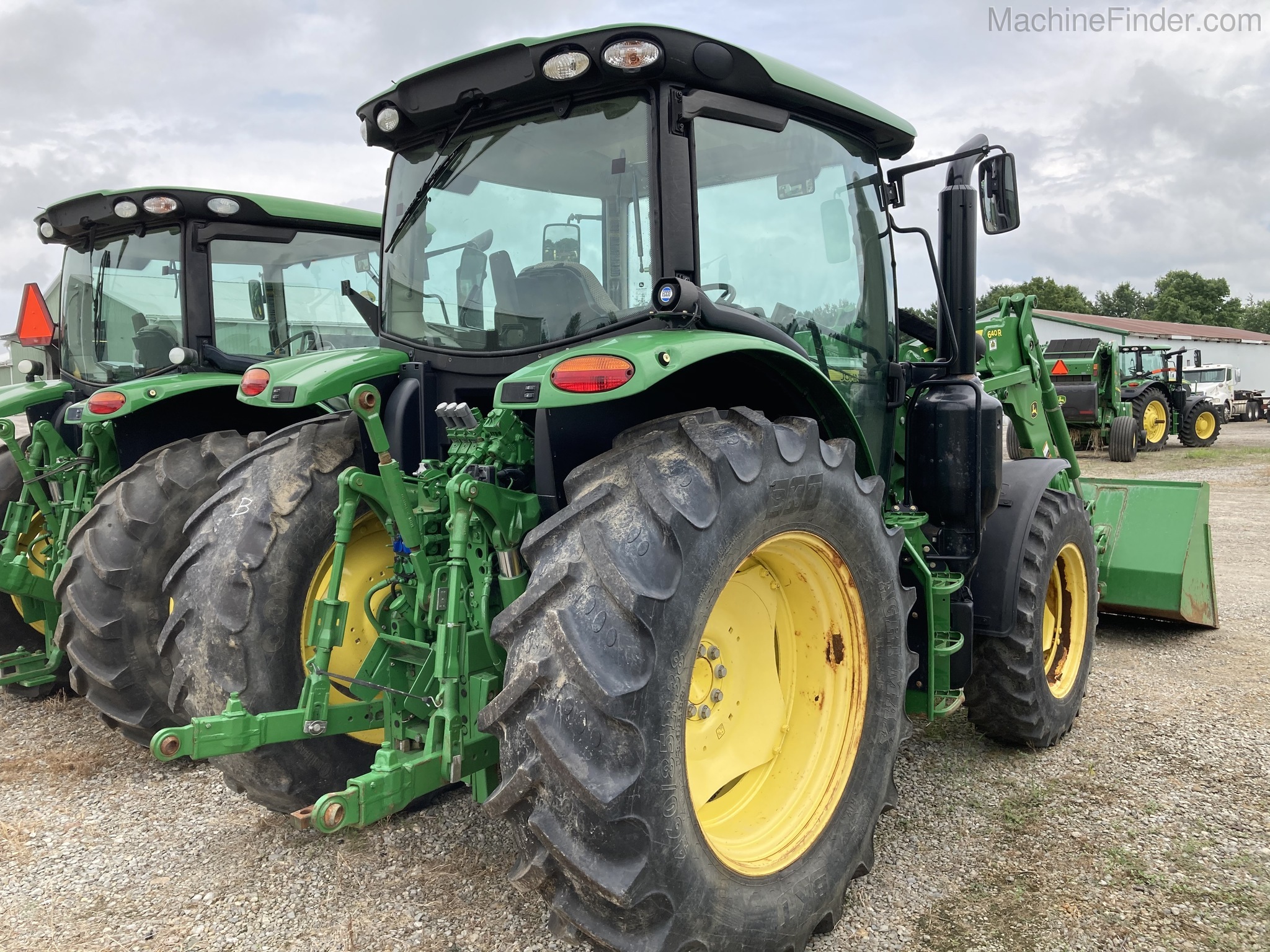 2015 John Deere 6120R Image 3
