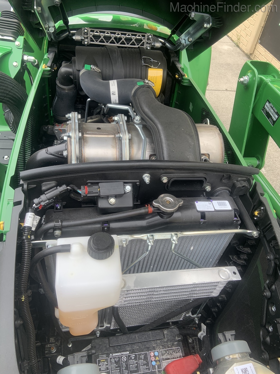 2020 John Deere 3032E Image 4