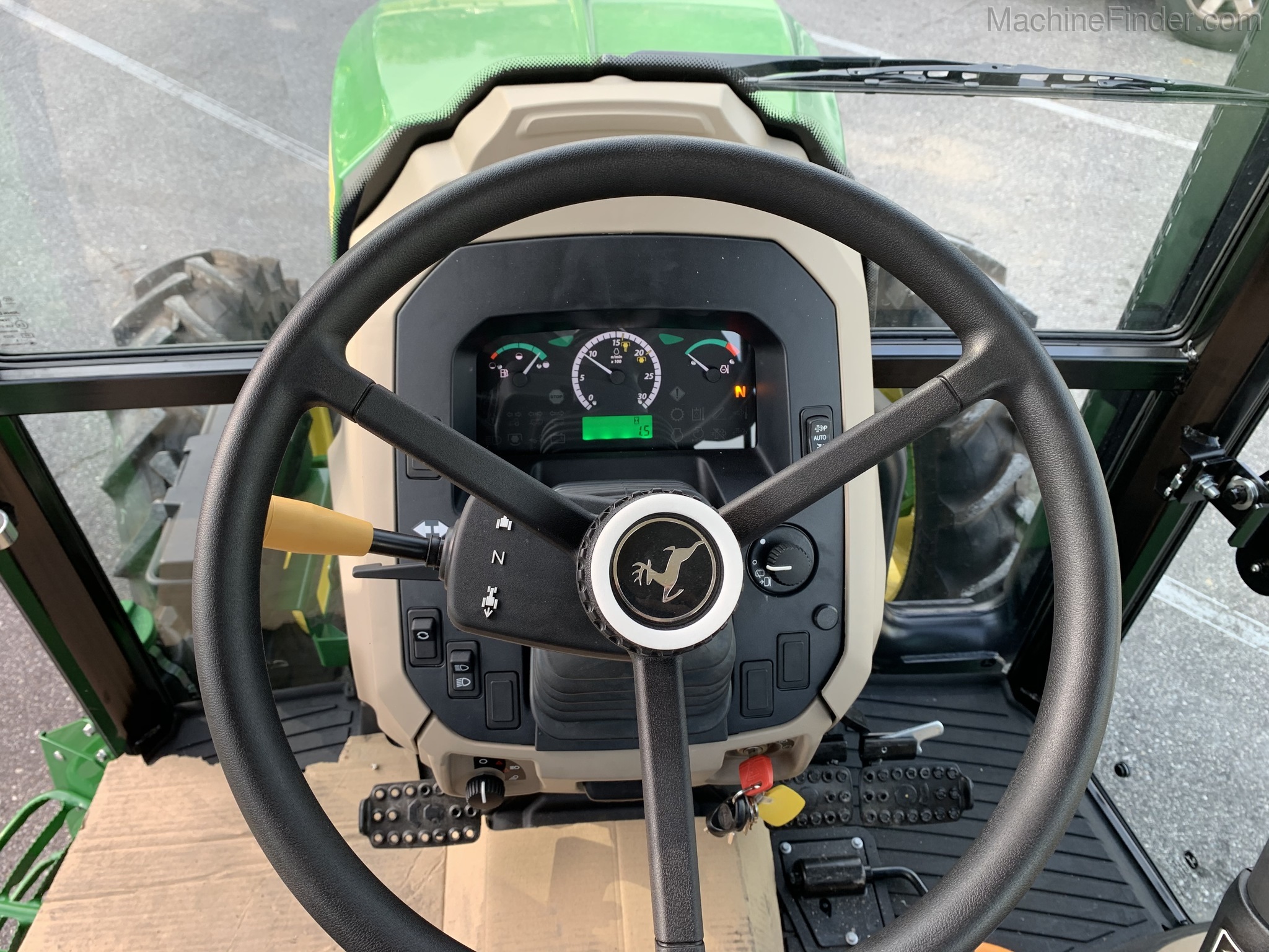 2020 John Deere 5065E Image 8