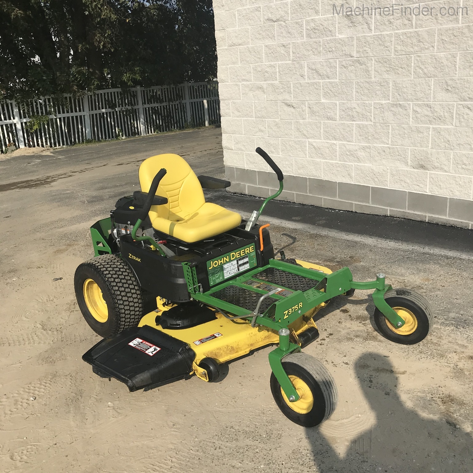 2017 John Deere Z375R Image 4