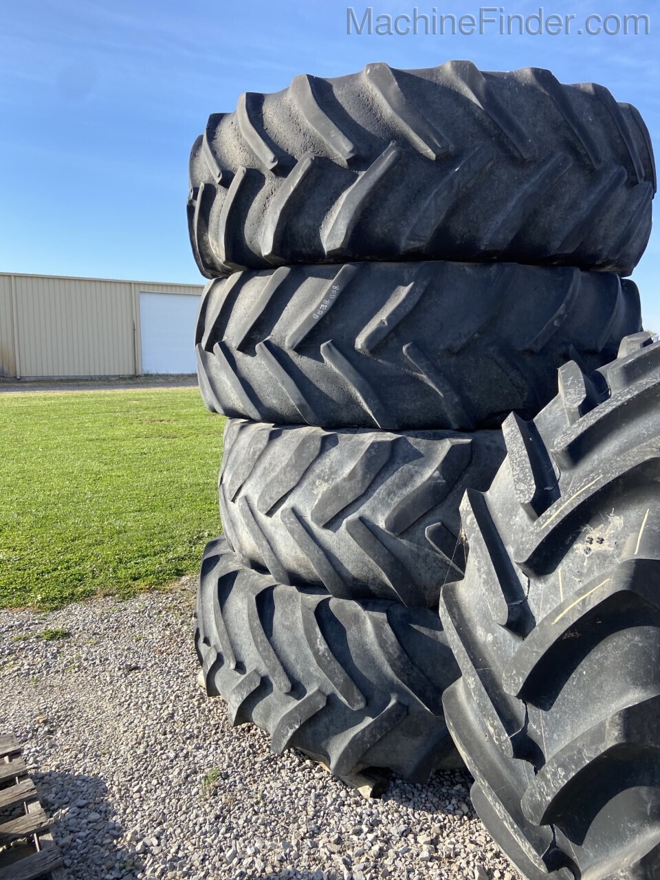 John Deere 650/65R-38 FLOTATION TIRES Image 1