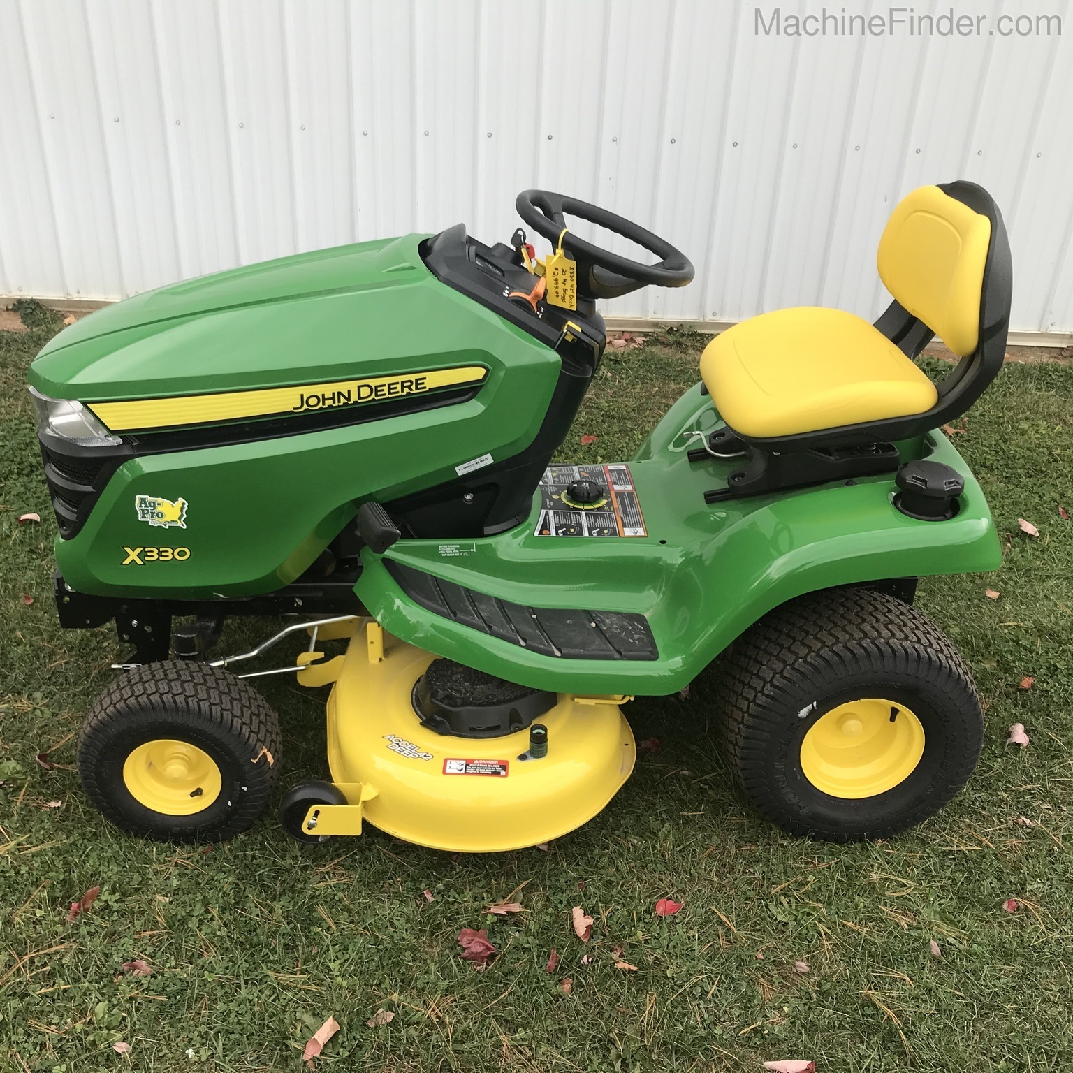 2021 John Deere X330 42A Image 3
