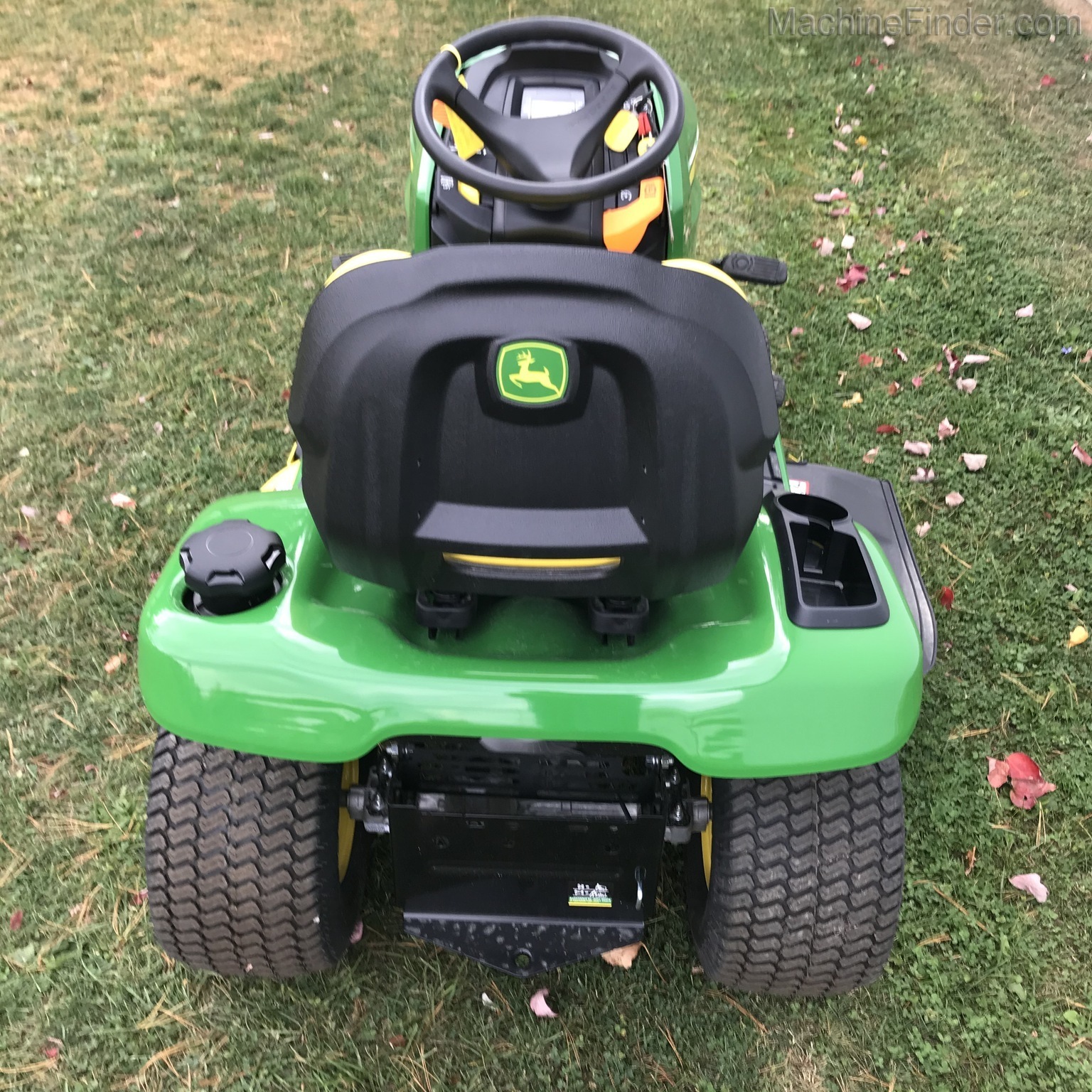 2021 John Deere X330 42A Image 4