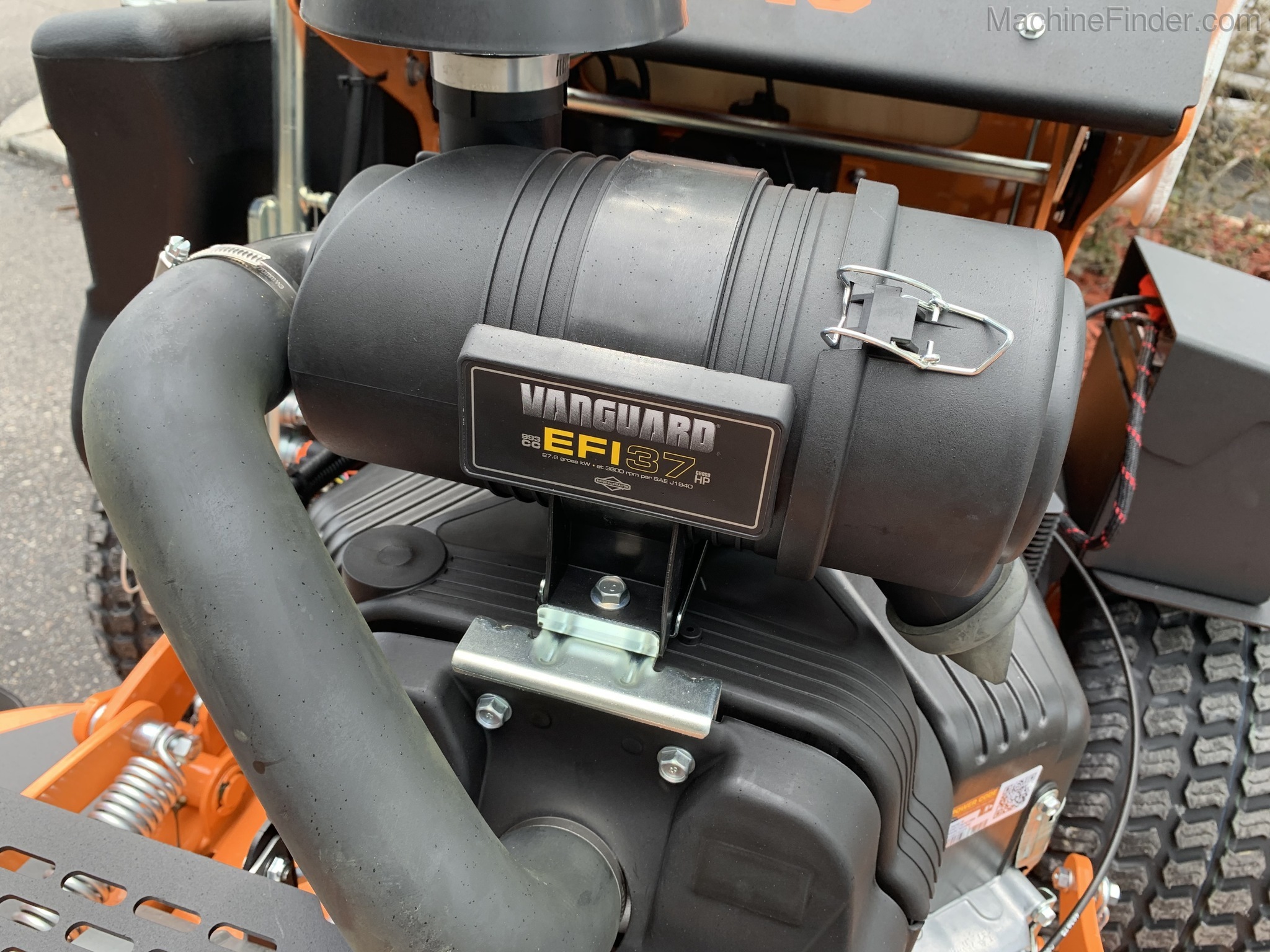 2020 Scag SVRII61V-37BVEFI Image 9