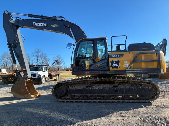 2022 John Deere 300GL