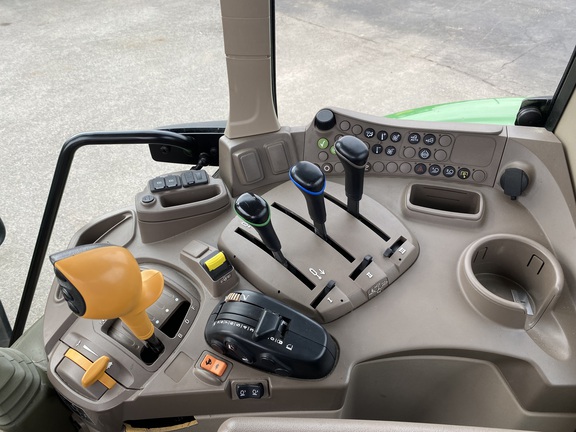 2021 John Deere 6120M-10