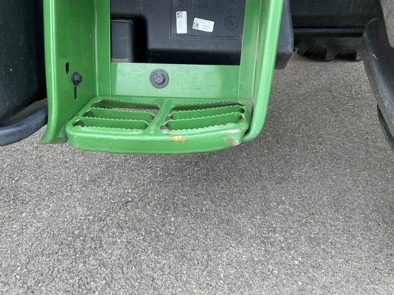2021 John Deere 6120M-2