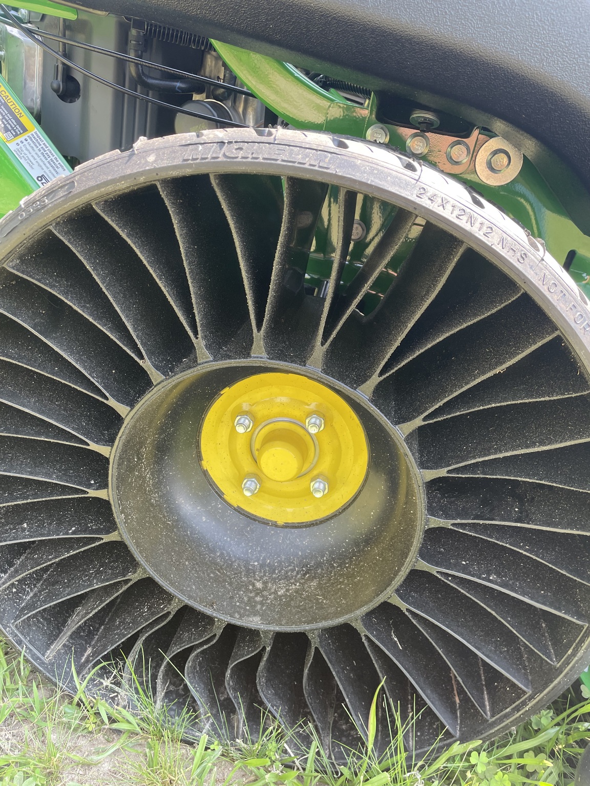 2023 John Deere Z930M Image 4