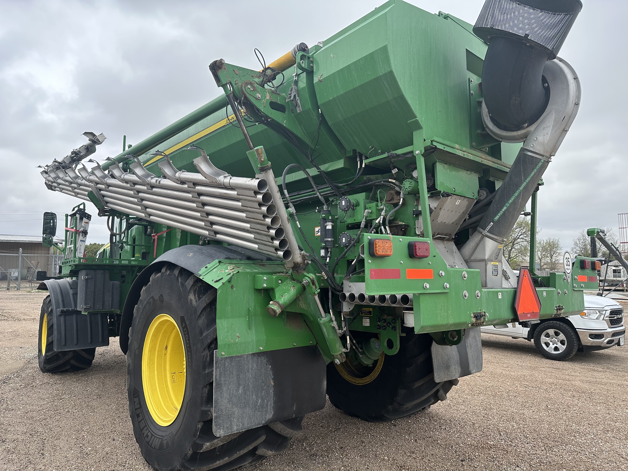 2020 John Deere F4365 Image 7