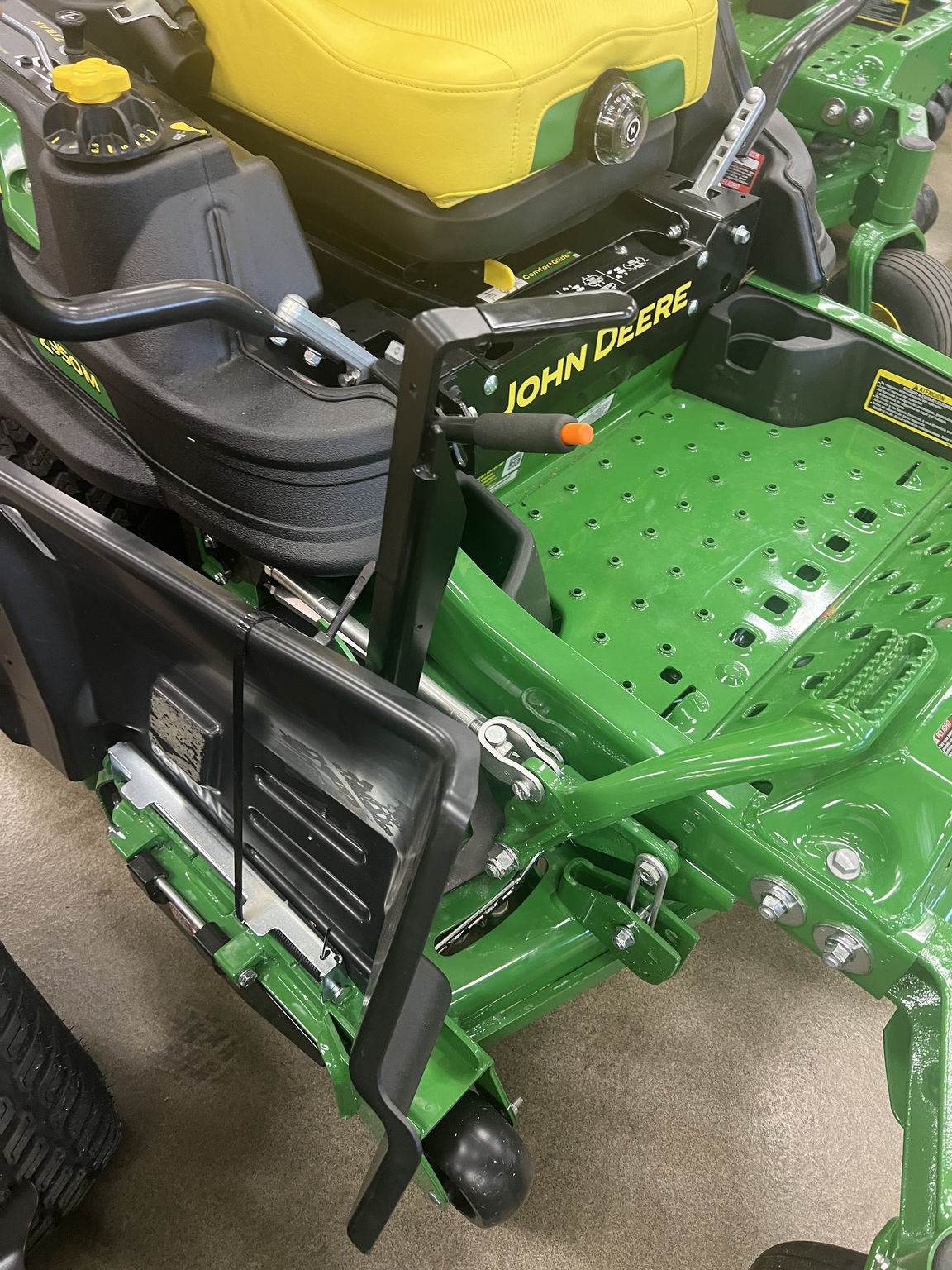 2023 John Deere Z950M Image 2