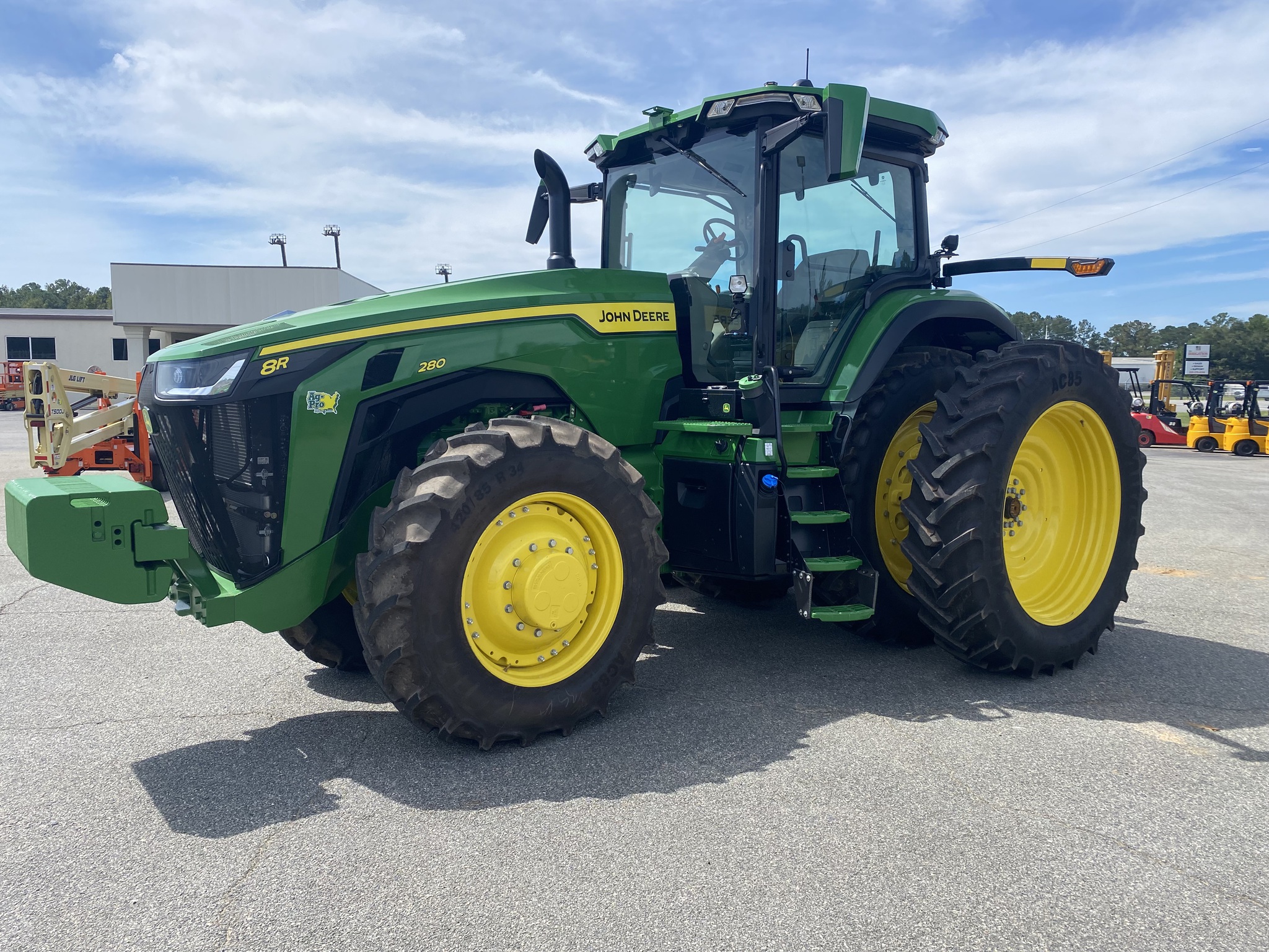 2023 John Deere 8R 280 Image 2