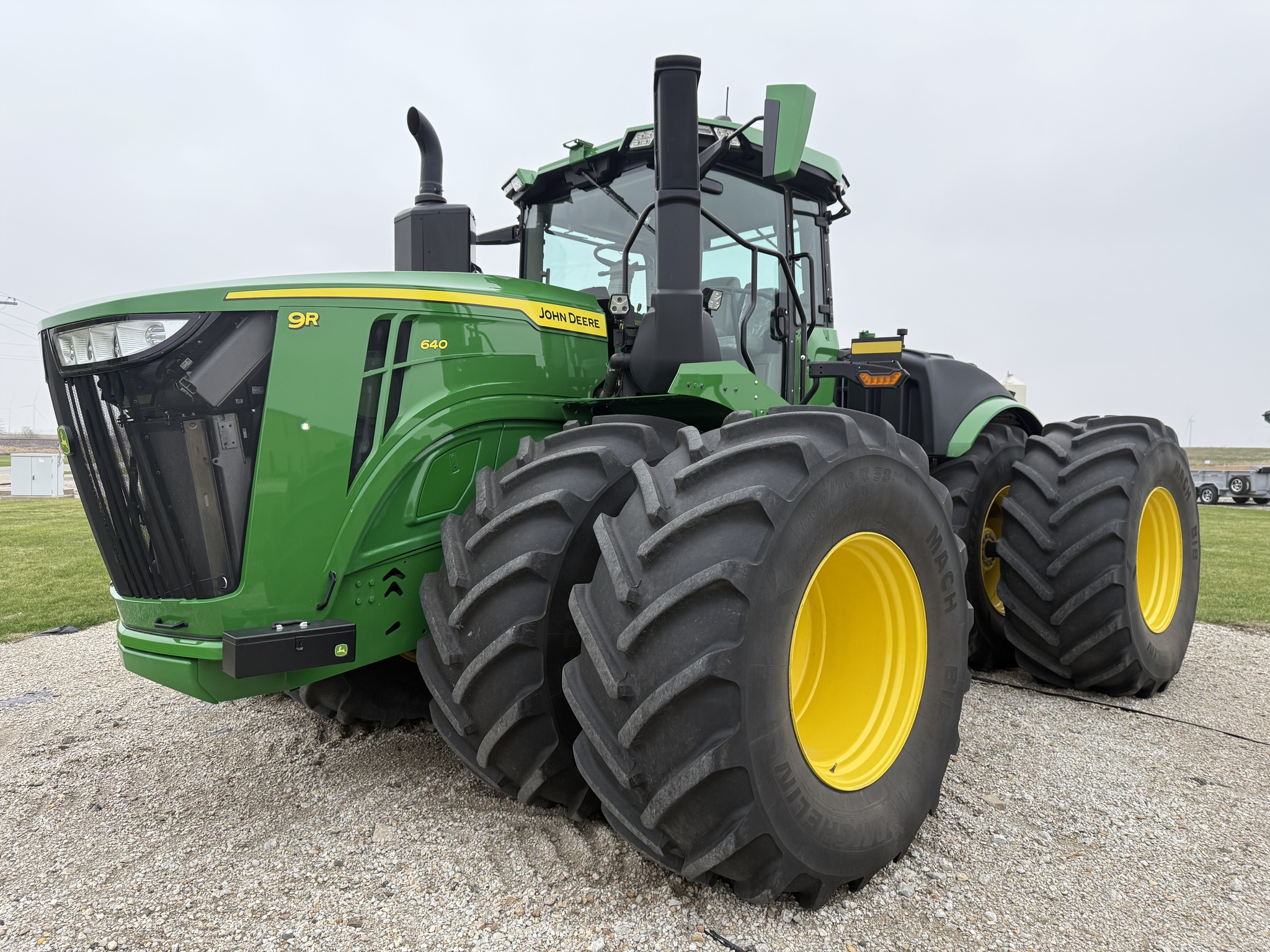  2022 John Deere 9R 640 at Heritage Tractor in Lexington, IL