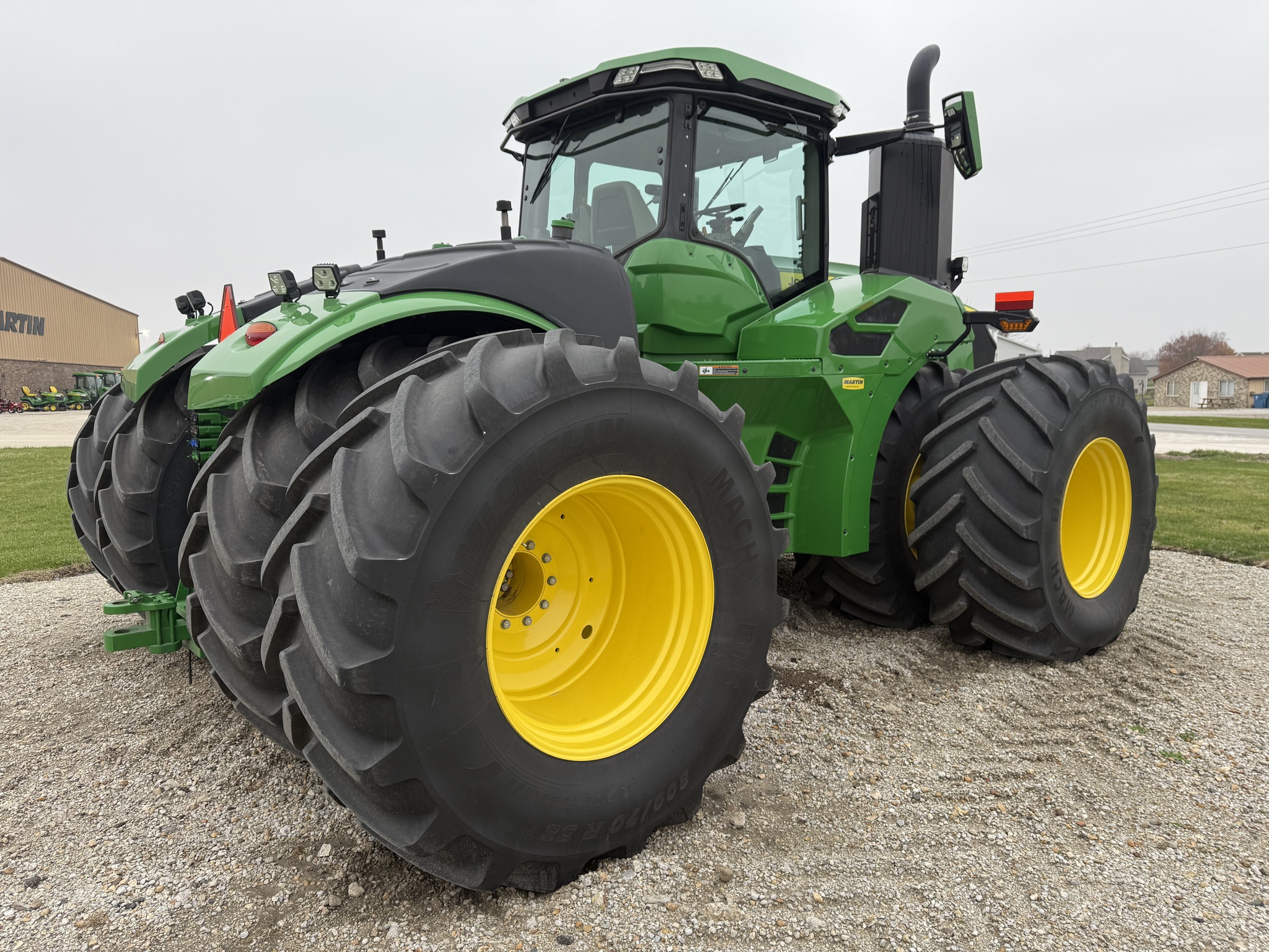 2022 John Deere 9R 640 at Heritage Tractor in Lexington, IL