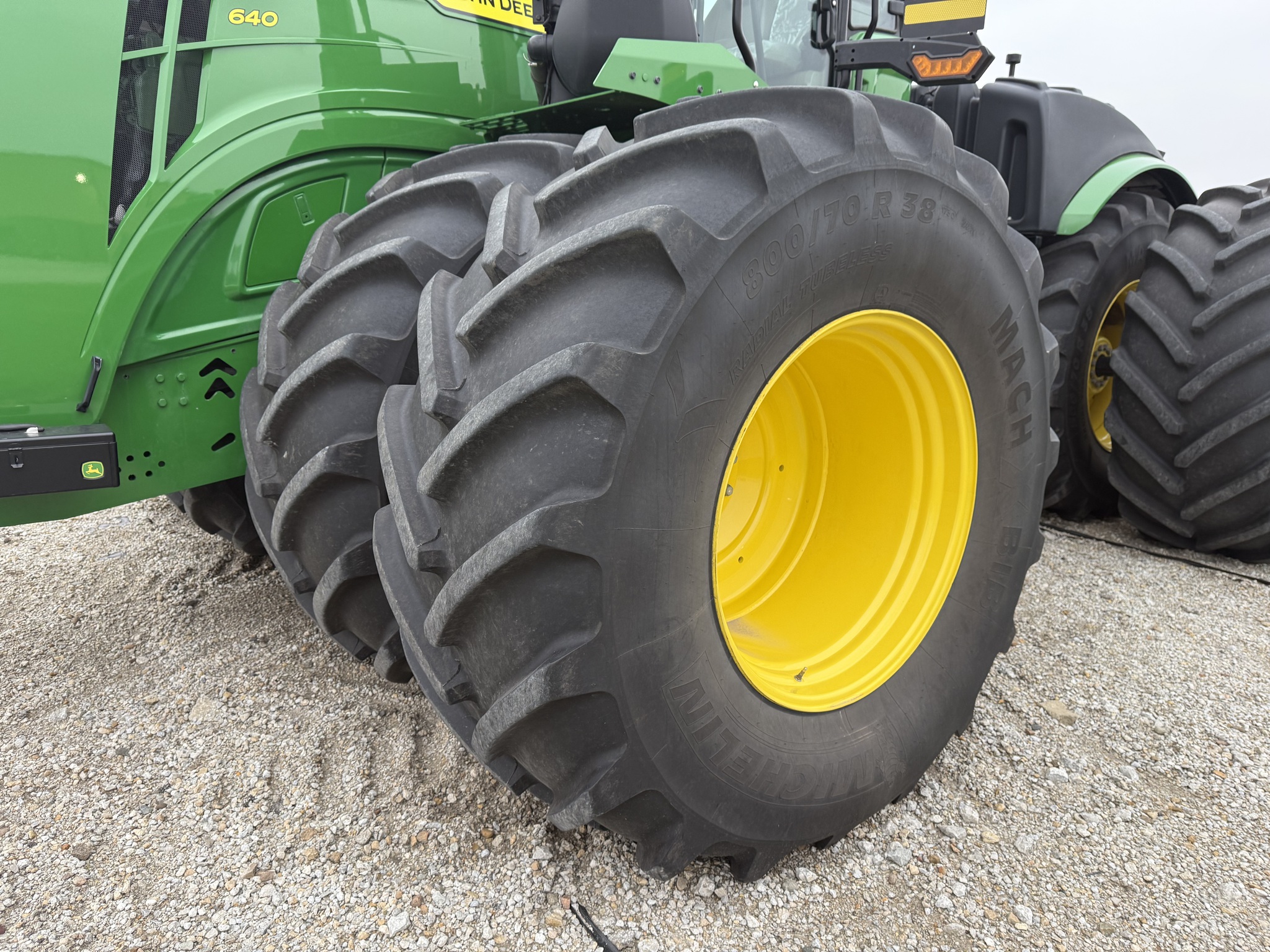  2022 John Deere 9R 640 at Heritage Tractor in Lexington, IL