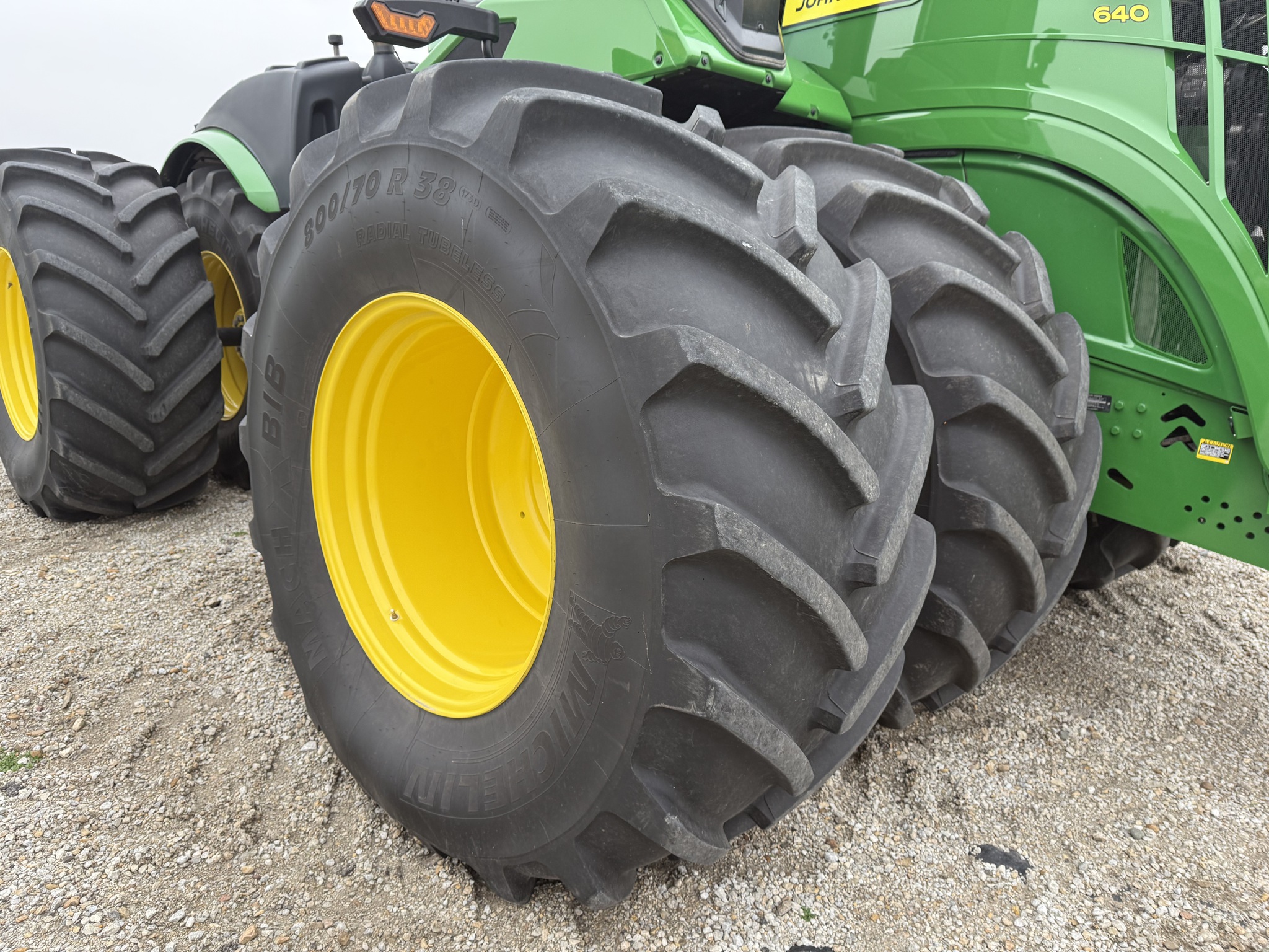  2022 John Deere 9R 640 at Heritage Tractor in Lexington, IL