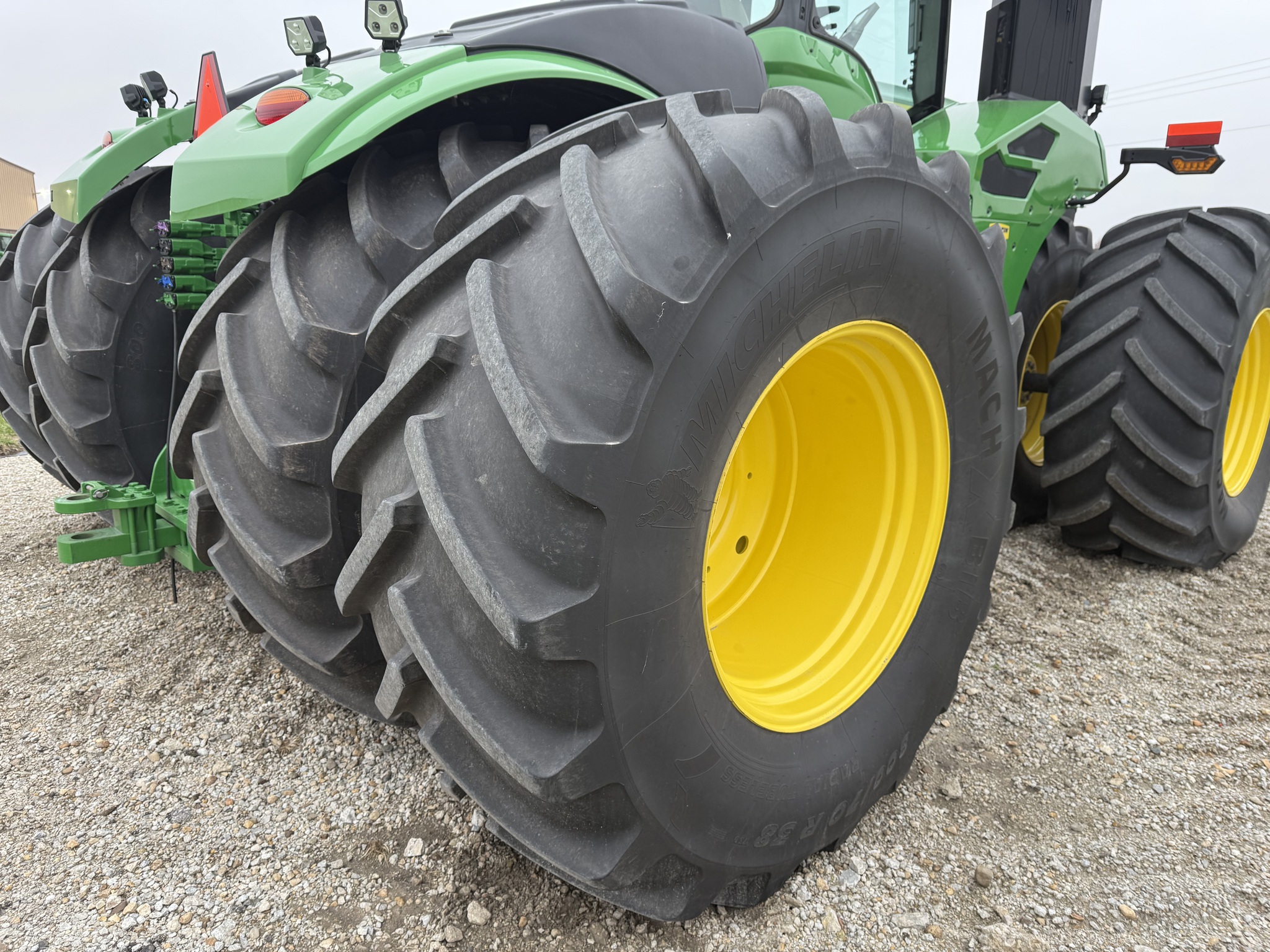  2022 John Deere 9R 640 at Heritage Tractor in Lexington, IL