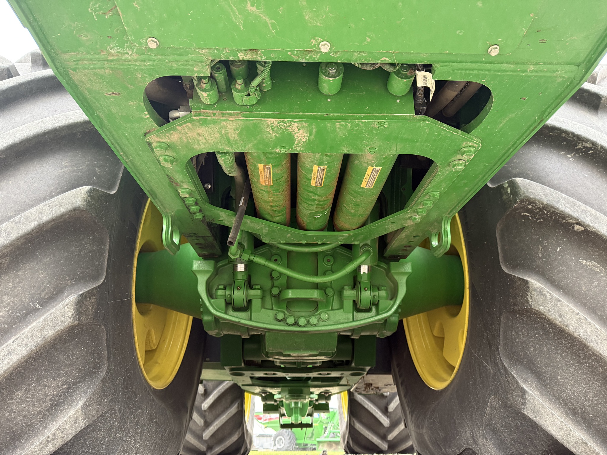  2022 John Deere 9R 640 at Heritage Tractor in Lexington, IL