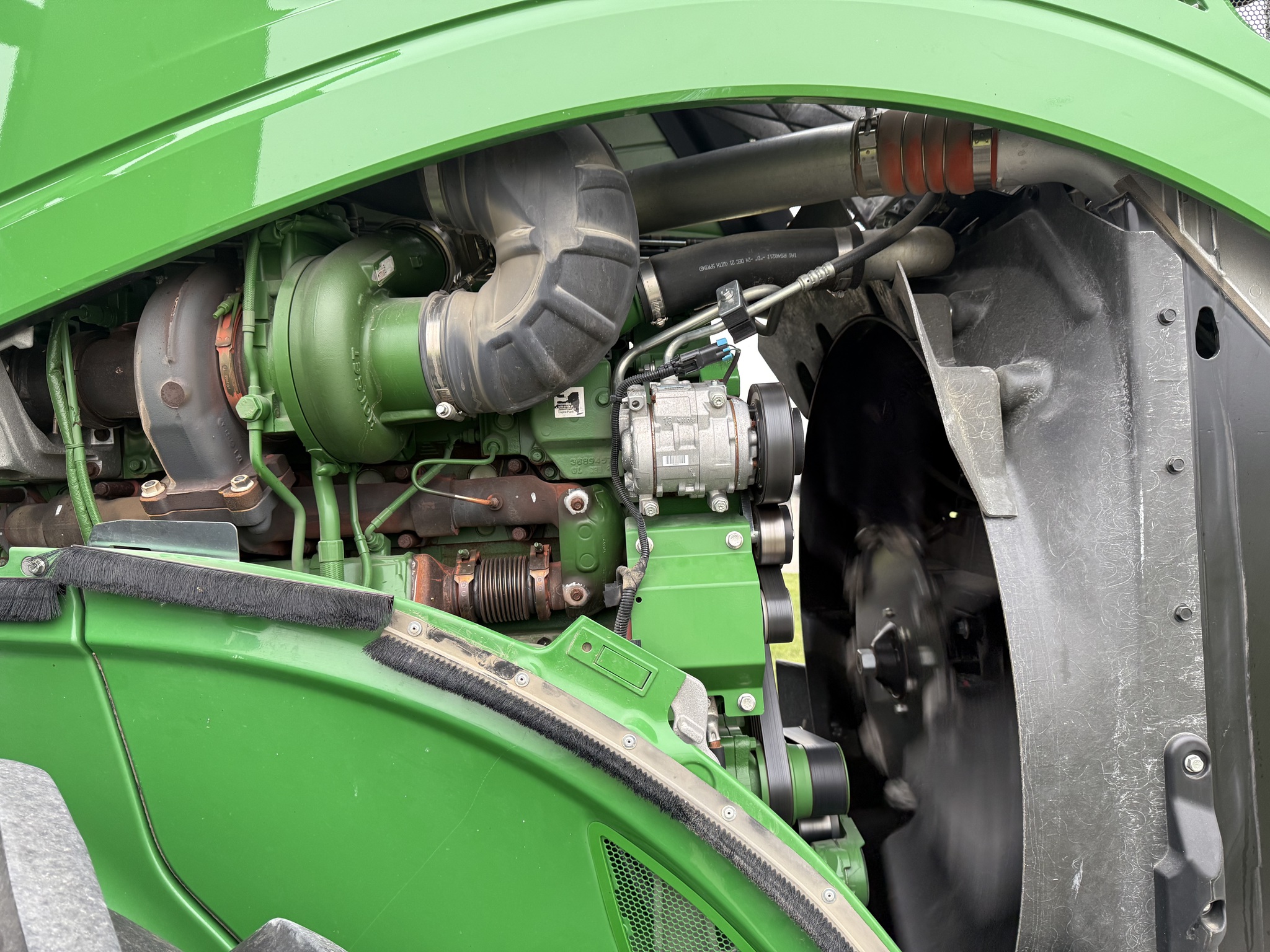  2022 John Deere 9R 640 at Heritage Tractor in Lexington, IL