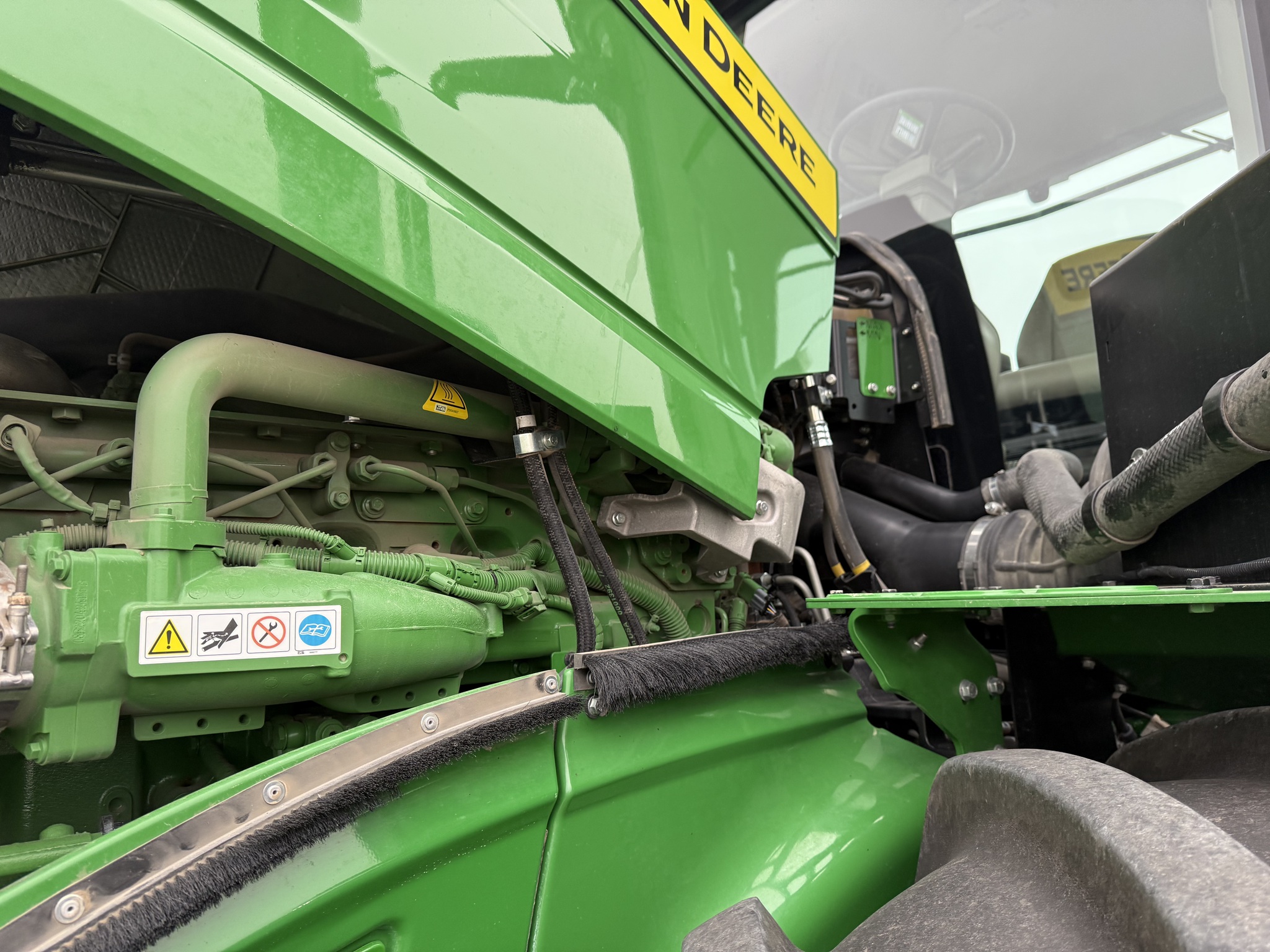  2022 John Deere 9R 640 at Heritage Tractor in Lexington, IL