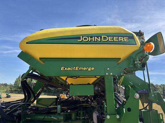 2020 John Deere 1775NT