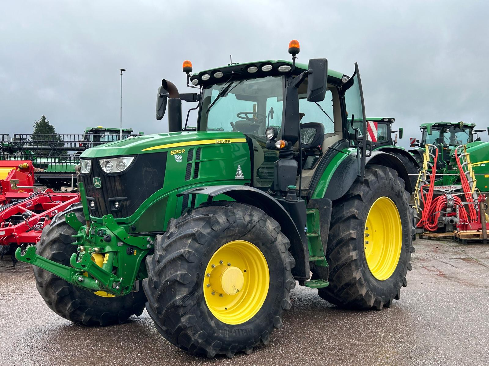 2021 John Deere 6250R