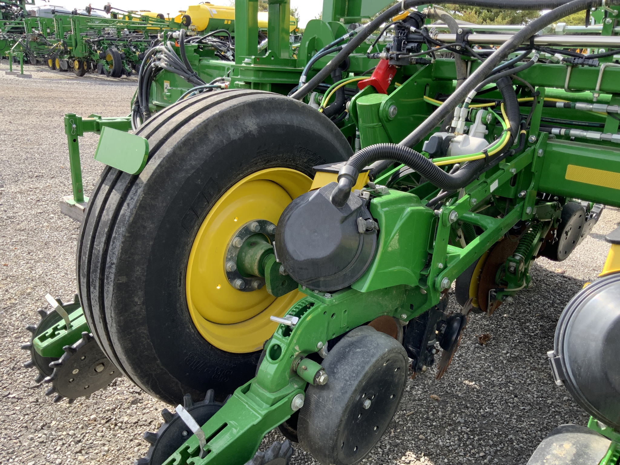 2024 John Deere 1775NT Image 10