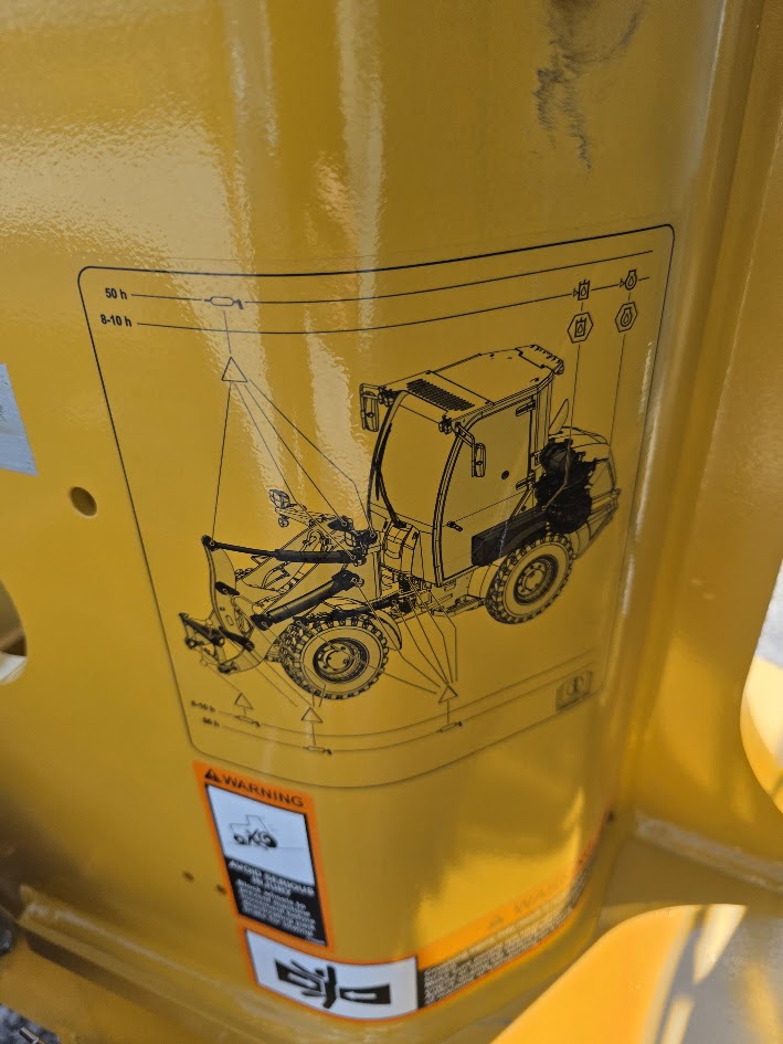2025 John Deere 324 P Image 7