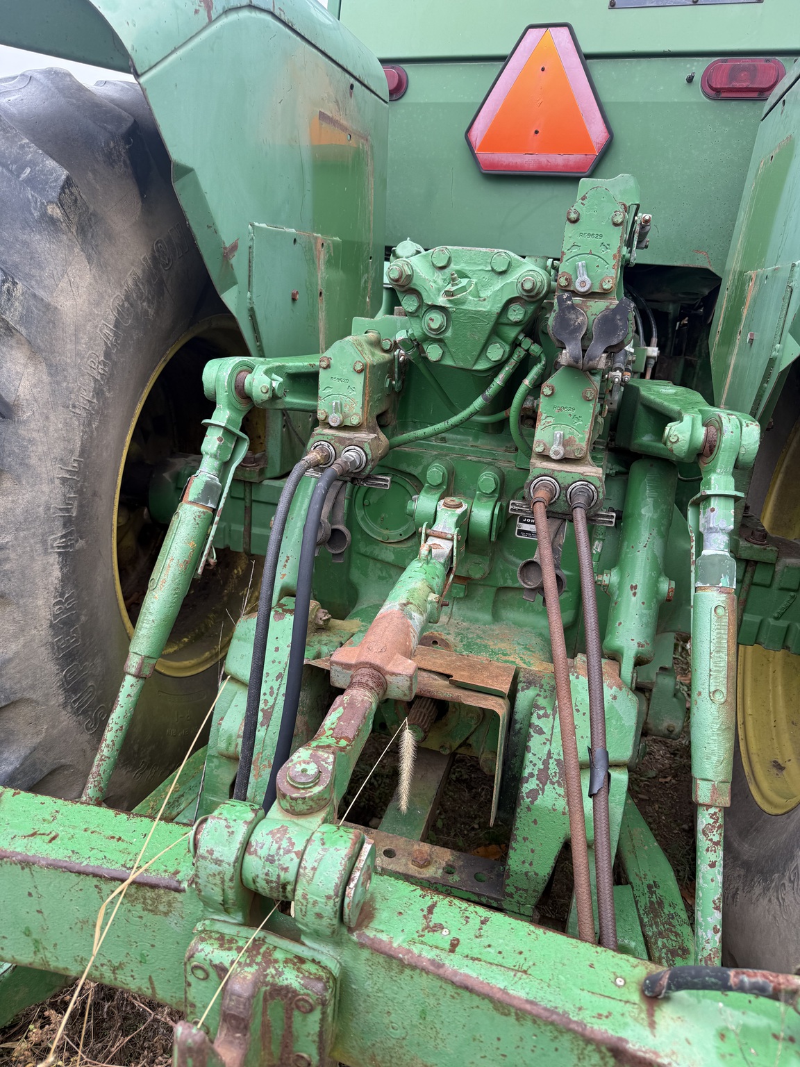 1981 John Deere 8440 Image 2