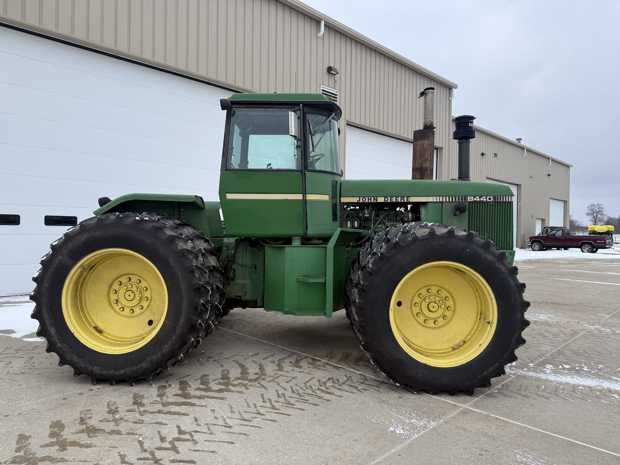 1981 John Deere 8440 Image 2