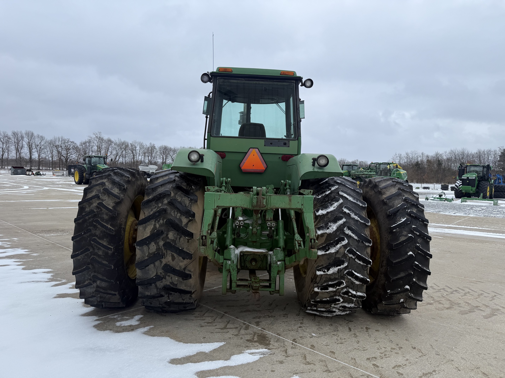 1981 John Deere 8440 Image 4