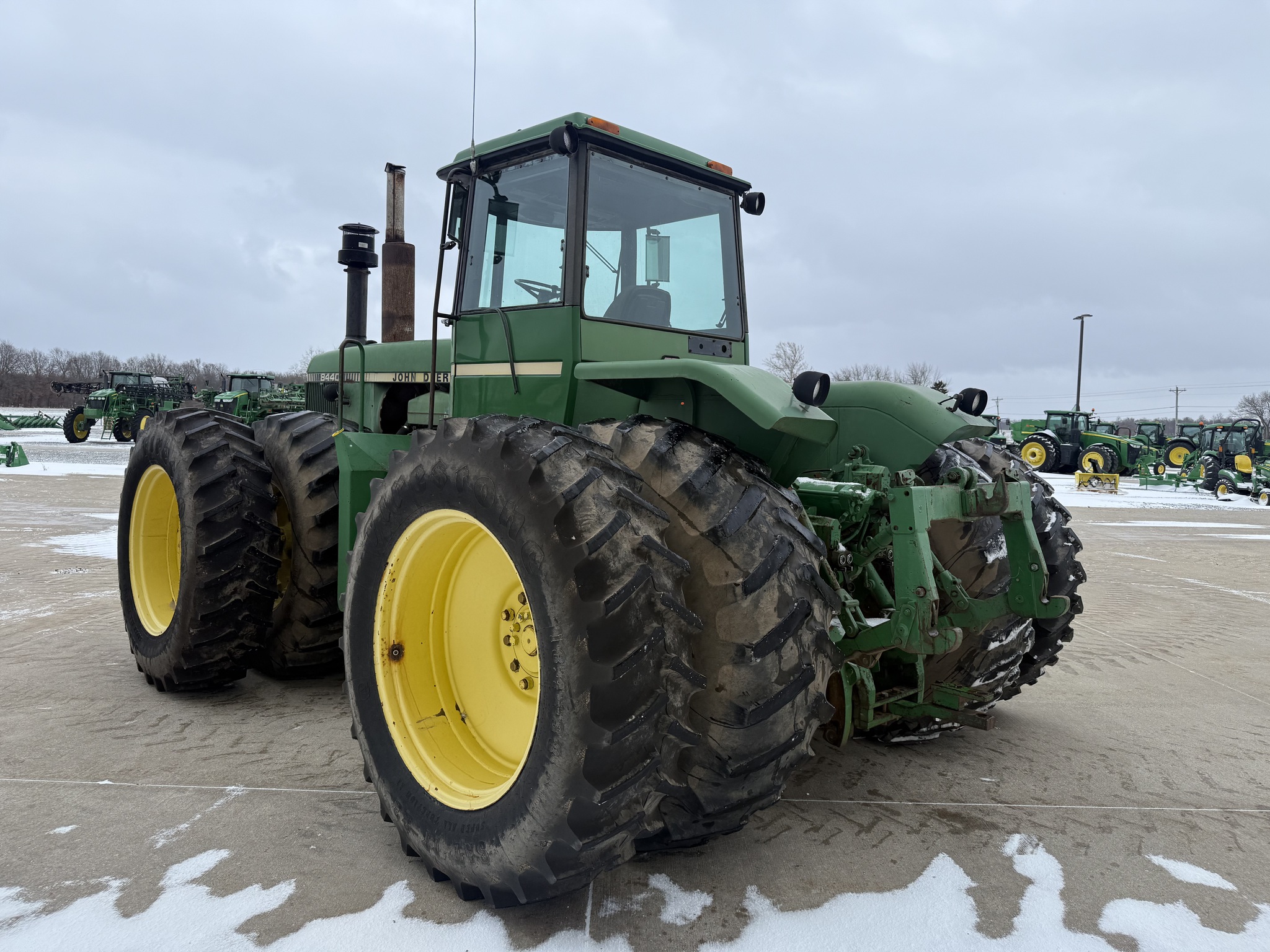 1981 John Deere 8440 Image 5