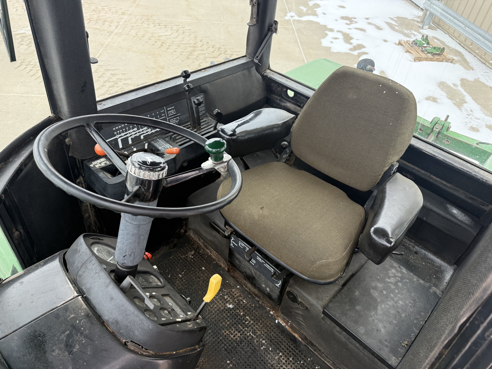 1981 John Deere 8440 Image 9