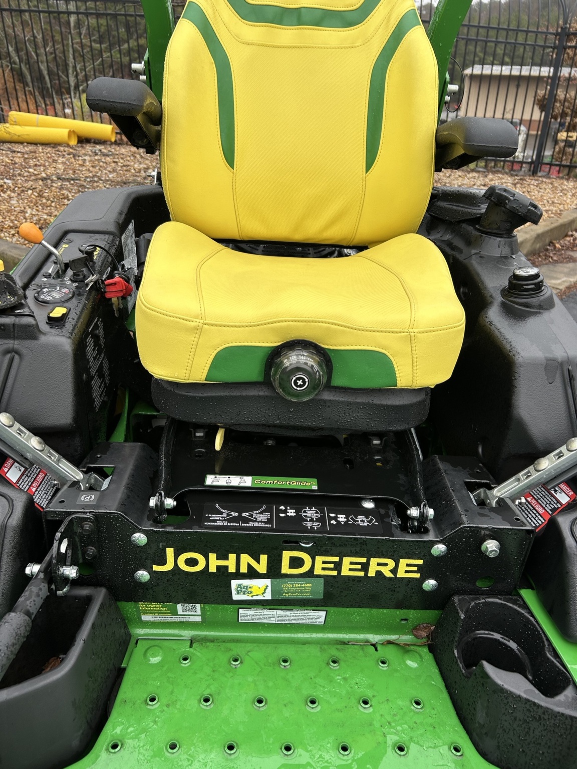 2025 John Deere Z930M Image 5