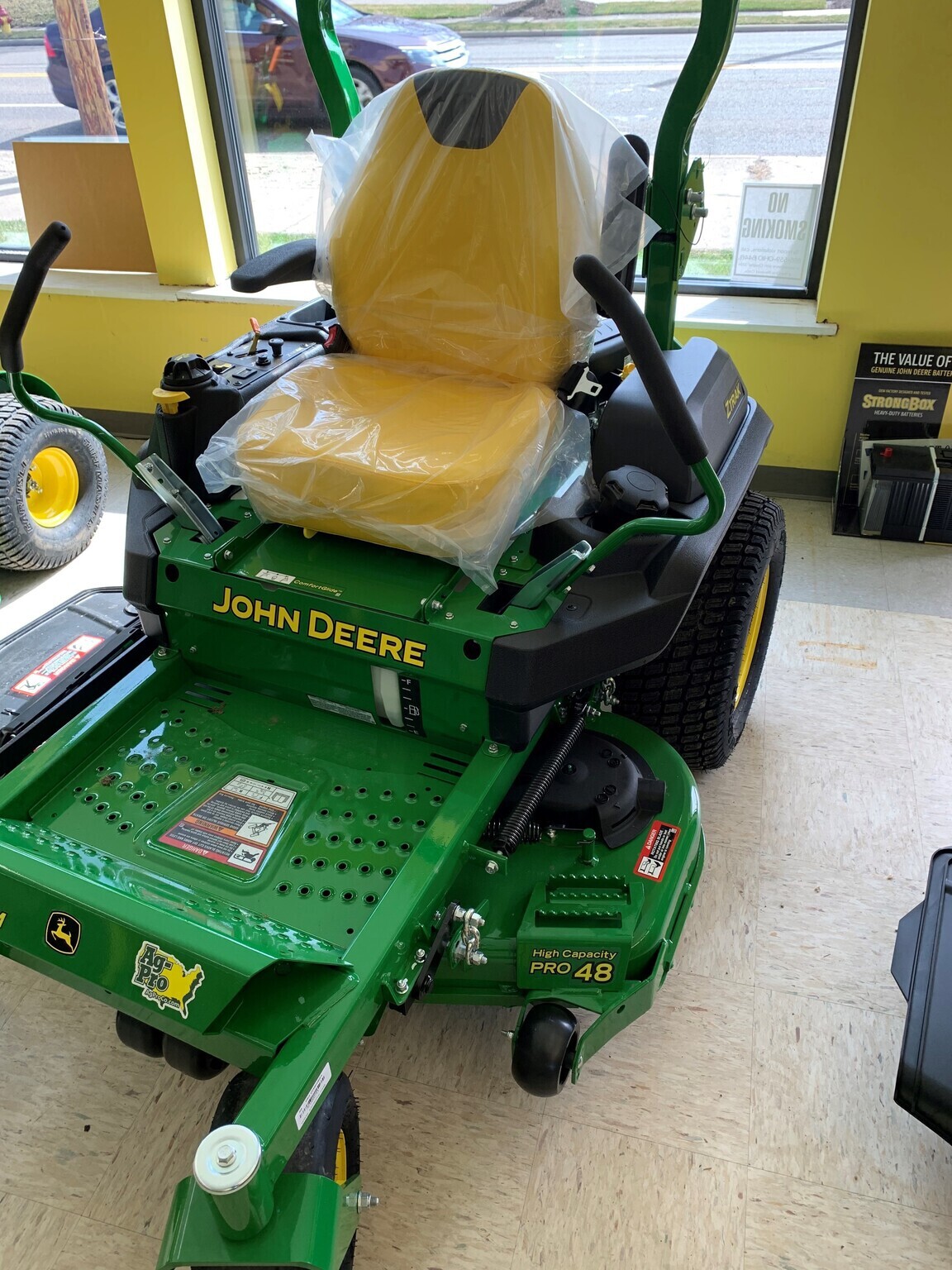 2025 John Deere Z735M 48 Image 1