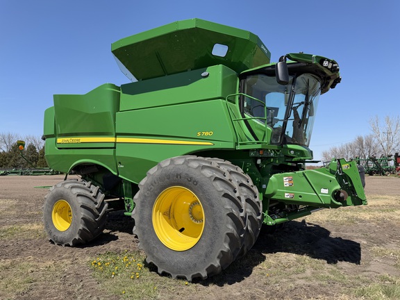  John Deere S780