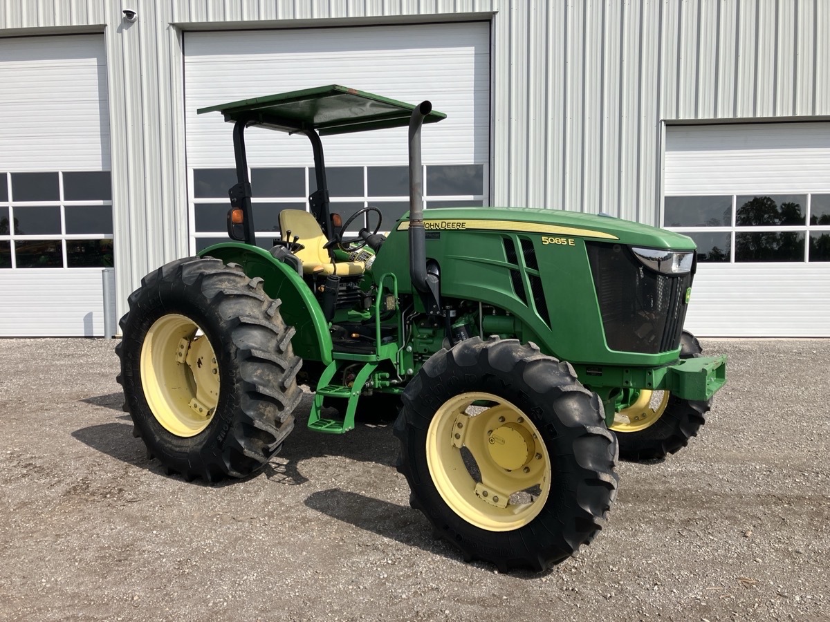 2014 John Deere 5085E Image 1