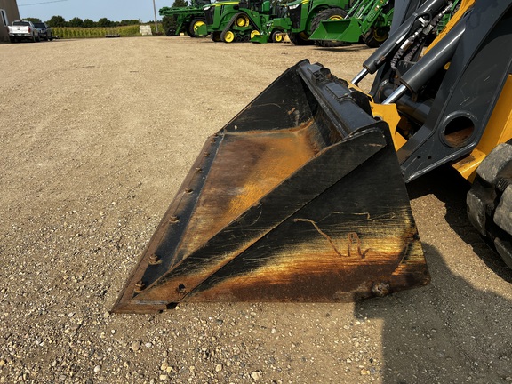 2023 John Deere 325G - Photo18