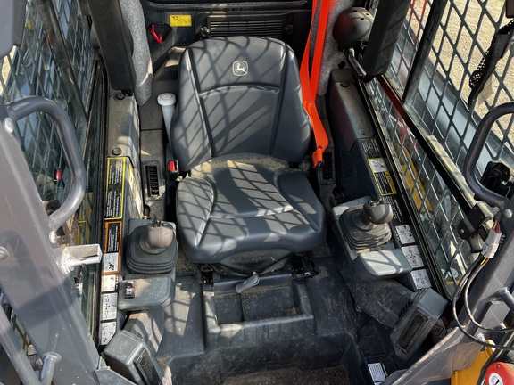 2023 John Deere 325G - Photo22