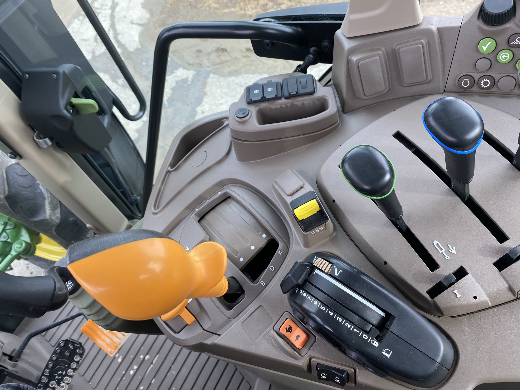 2024 John Deere 6110M Image 12