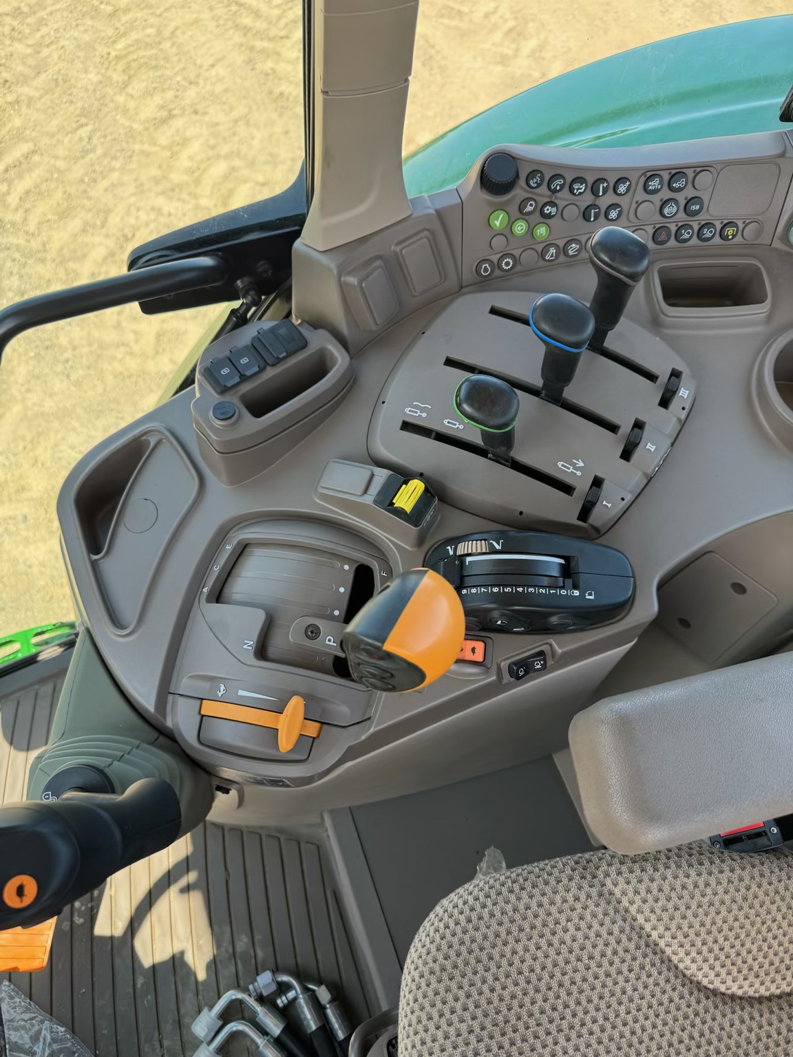 2024 John Deere 6110M Image 4