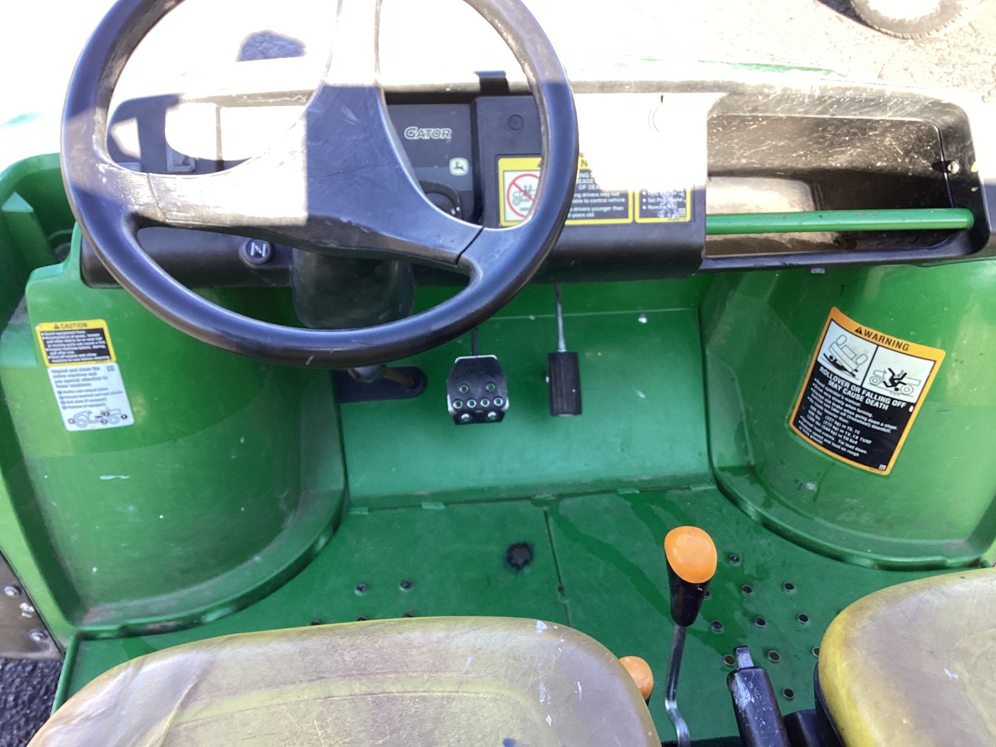 2020 John Deere TX 4X2 Image 8