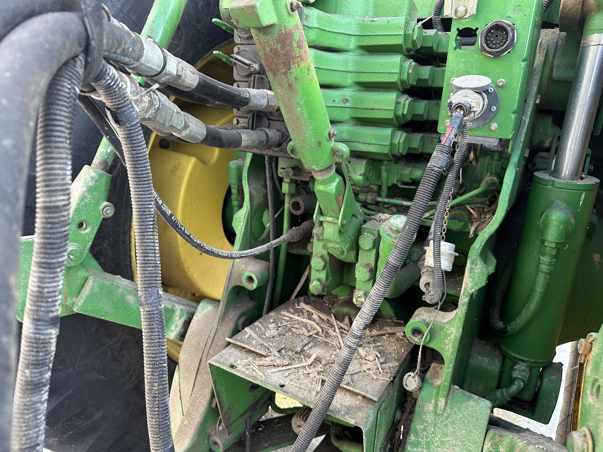 1996 John Deere 8400 Image 10