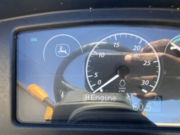 2023 John Deere 4044M Photo 9